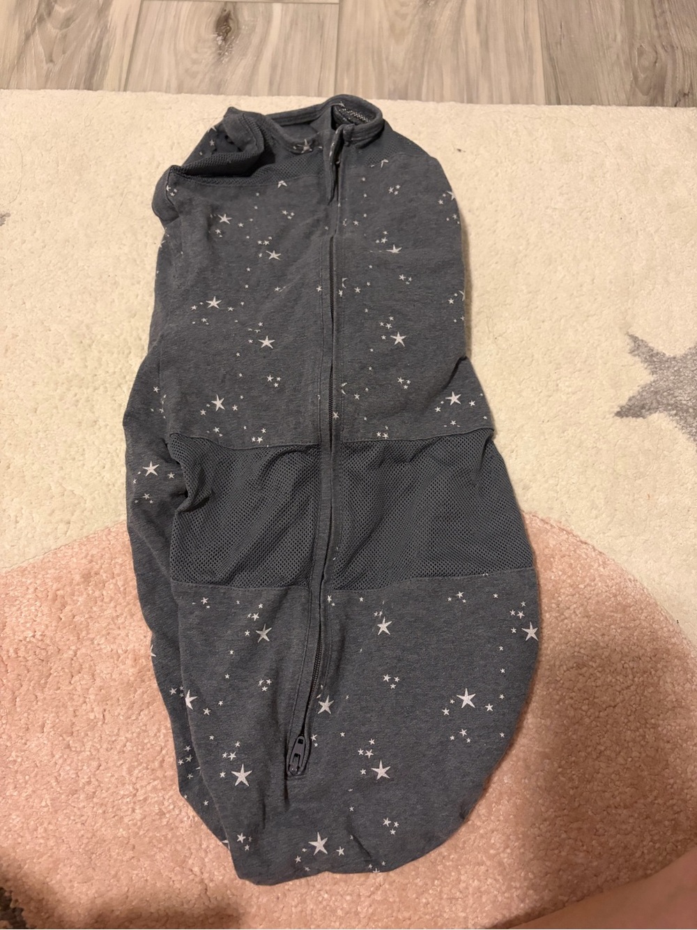Happiest Baby Star Print Baby Sleep Sack - Gray. Size medium